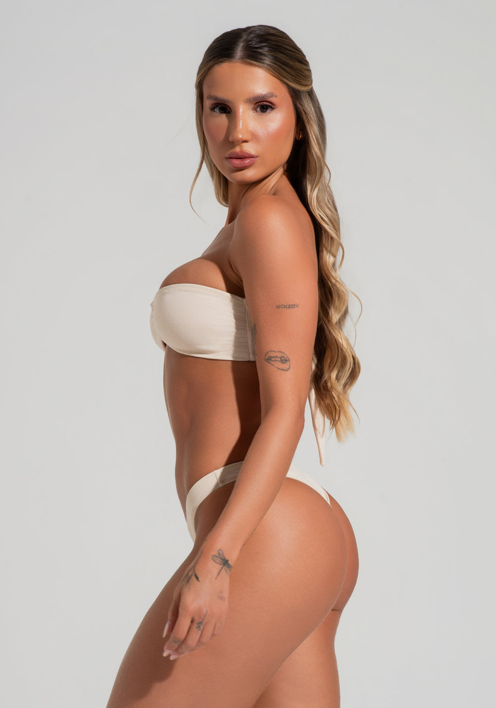 Top Biquíni Tomara Que Caia Com Bojo E Textura Solaris Dlk Off White