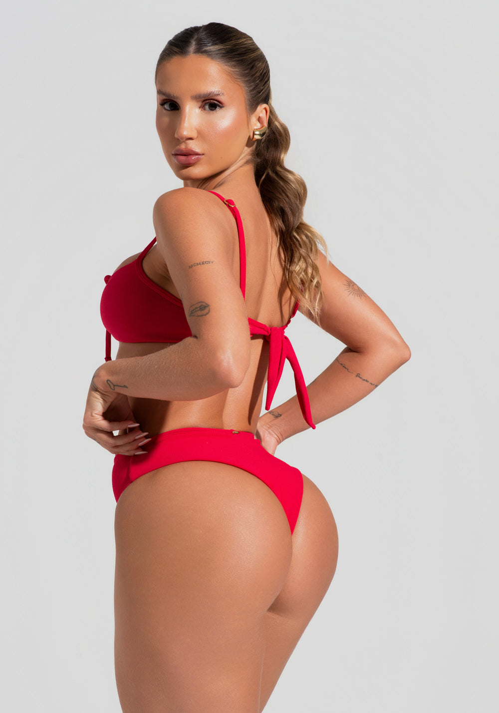 Calcinha Biquíni Hot Pant Cavada Com Textura Solaris Dlk Vermelha