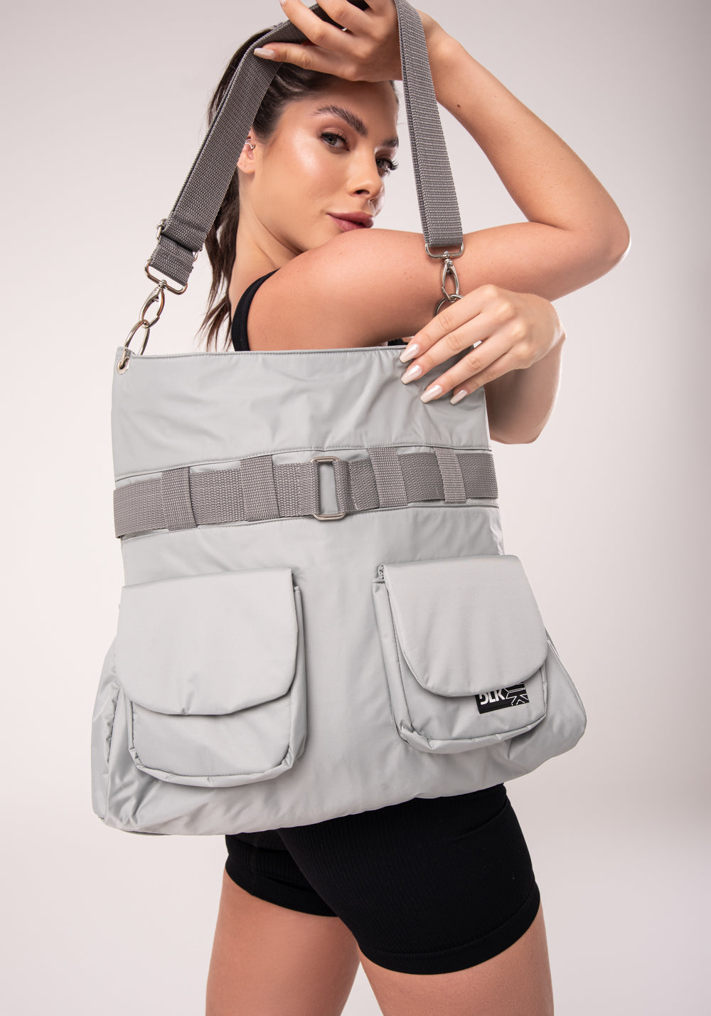 Bolsa Transversal Cinza Claro Com 2 Bolsos Externos Dlk
