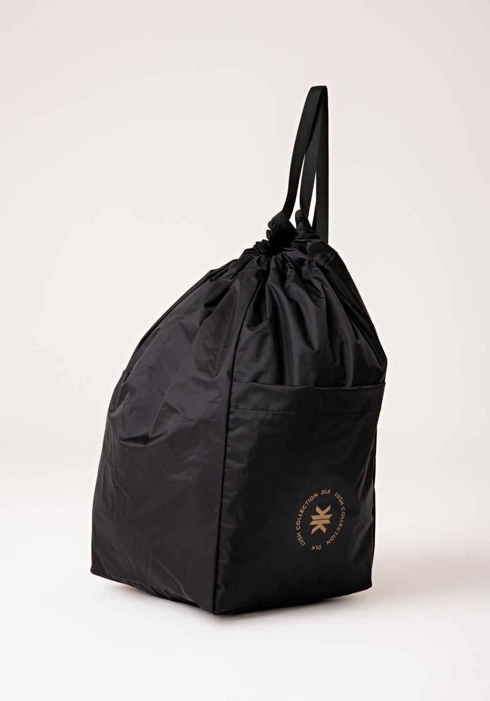 Mochila Um Ombro Só Feminina Preto Com Dourado Dlk
