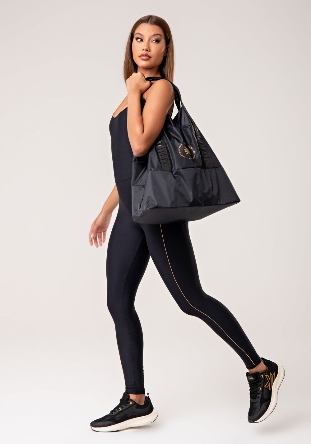 Bolsa Sacola Feminina Preto Com Dourado Dlk
