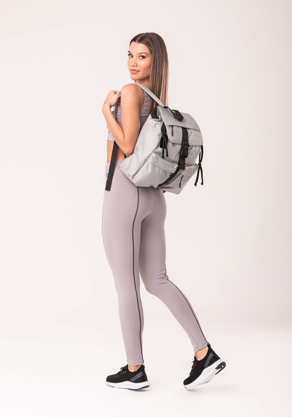 Mochila Feminina Cinza Com Bolsos Dlk