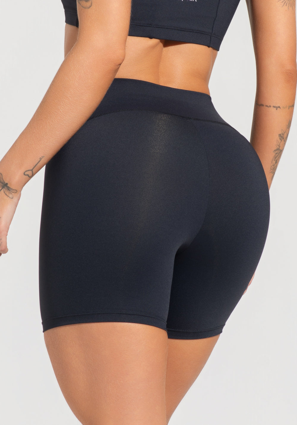 Short Fitness Feminino Preto Básico Dlk
