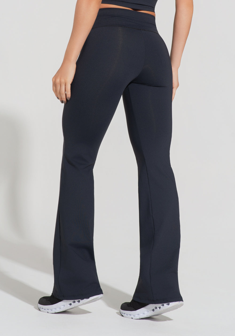 Calça Flare Feminina Preta Básica Dlk