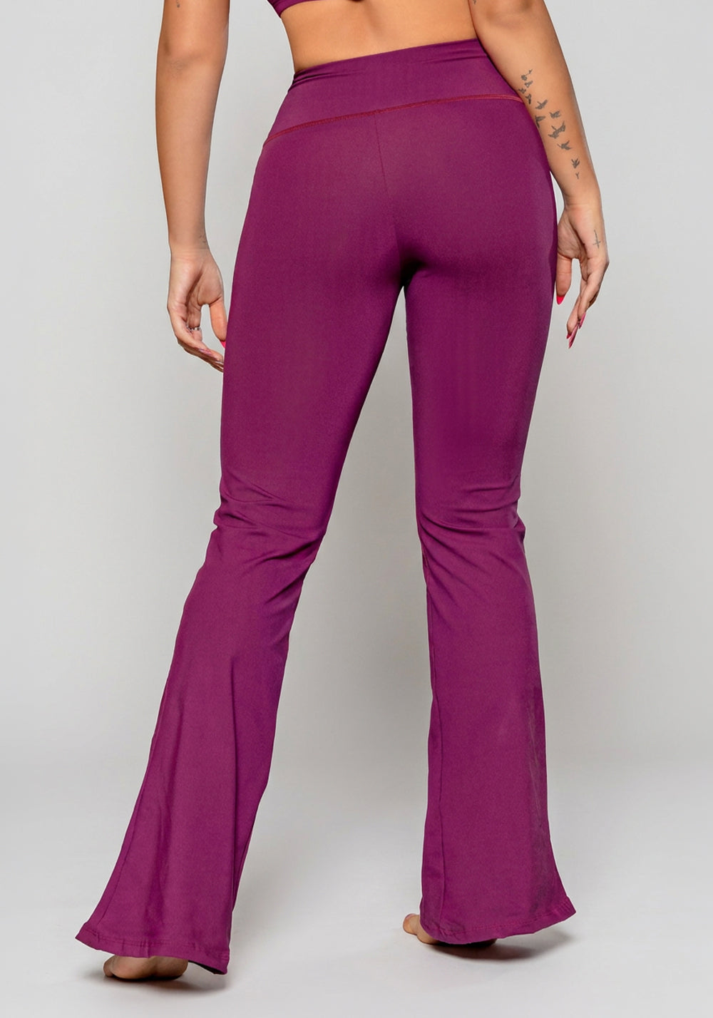 Calça Flare Vinho Básica Dlk