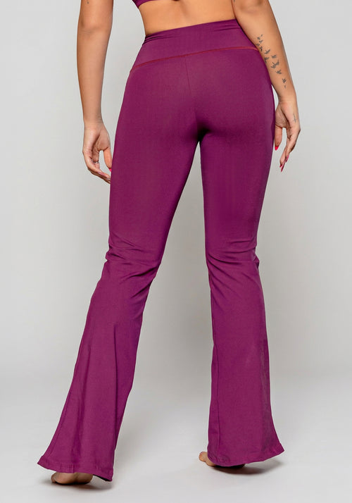 Calça Flare Vinho Básica Dlk