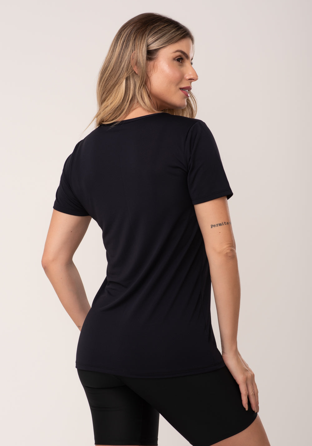 Blusa Dryfit Preta Básica Dlk