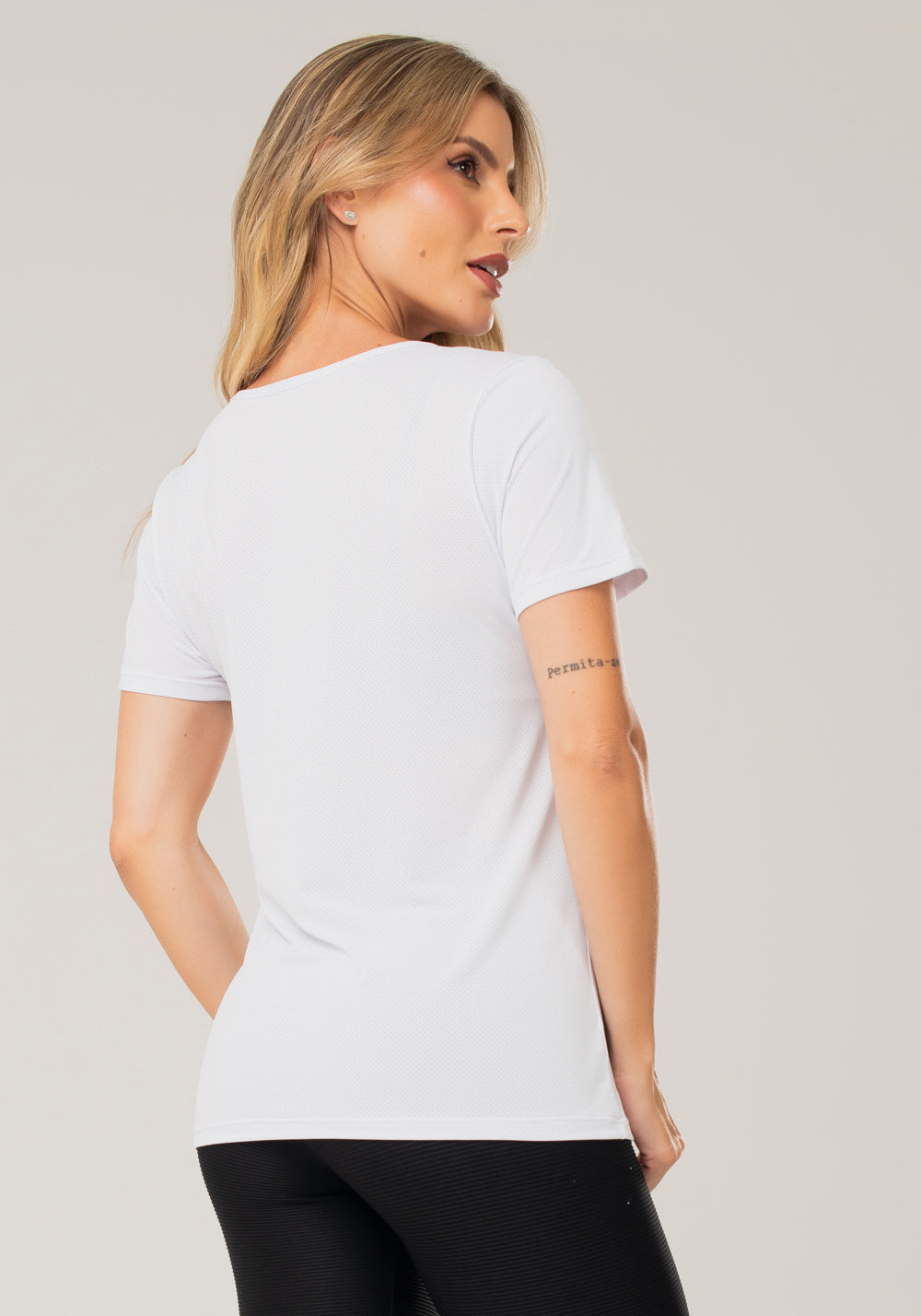 Blusa Dryfit Branca Básica Dlk