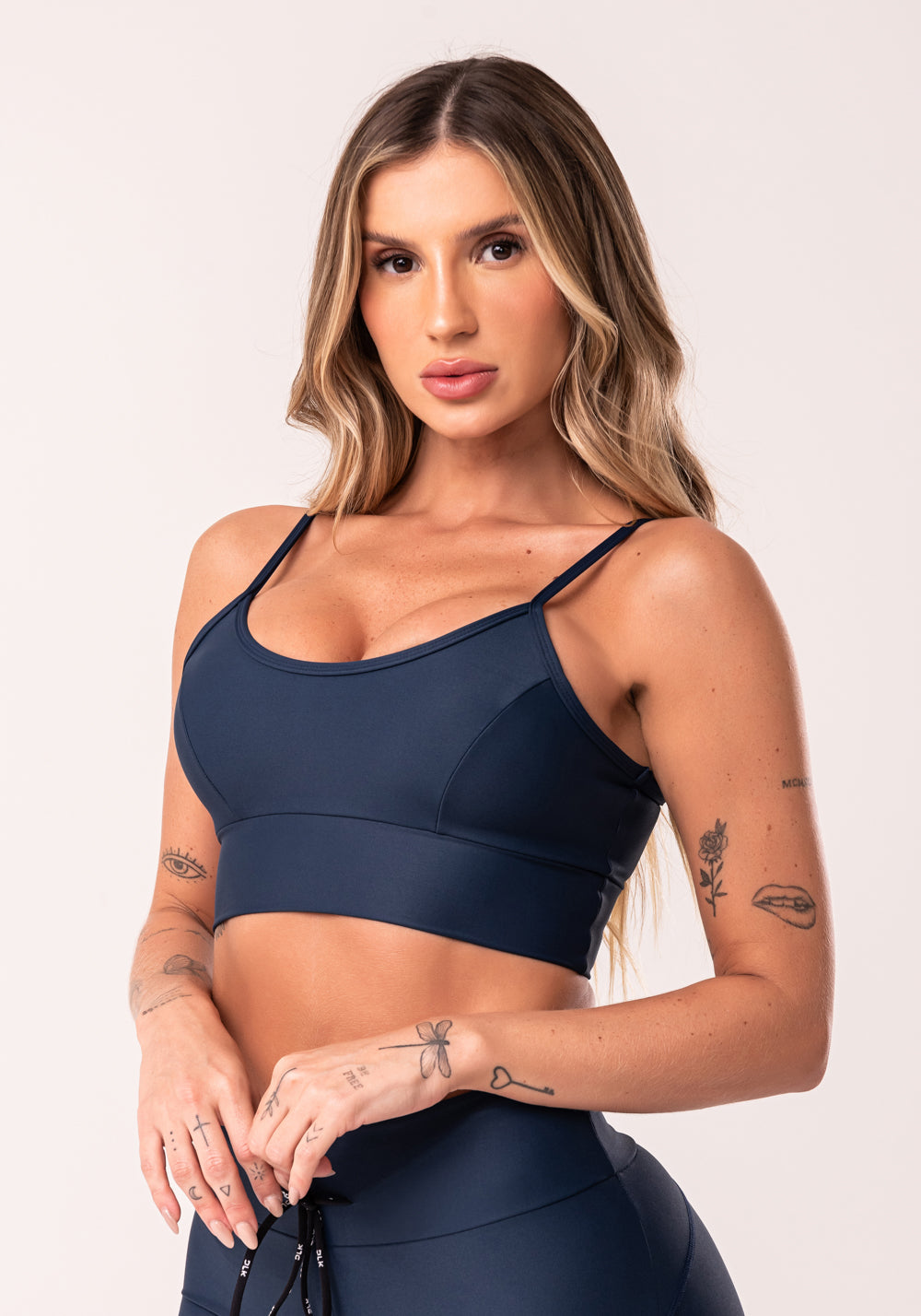 Top Fitness Azul Marinho Com Recortes E Bojo Básico Dlk