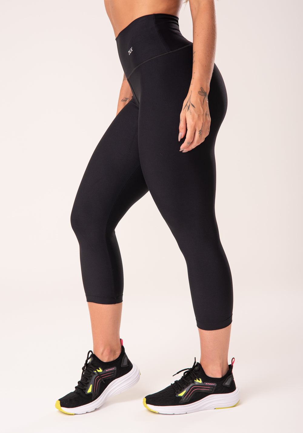 Calça Corsário Preta Cintura Alta Básica Dlk