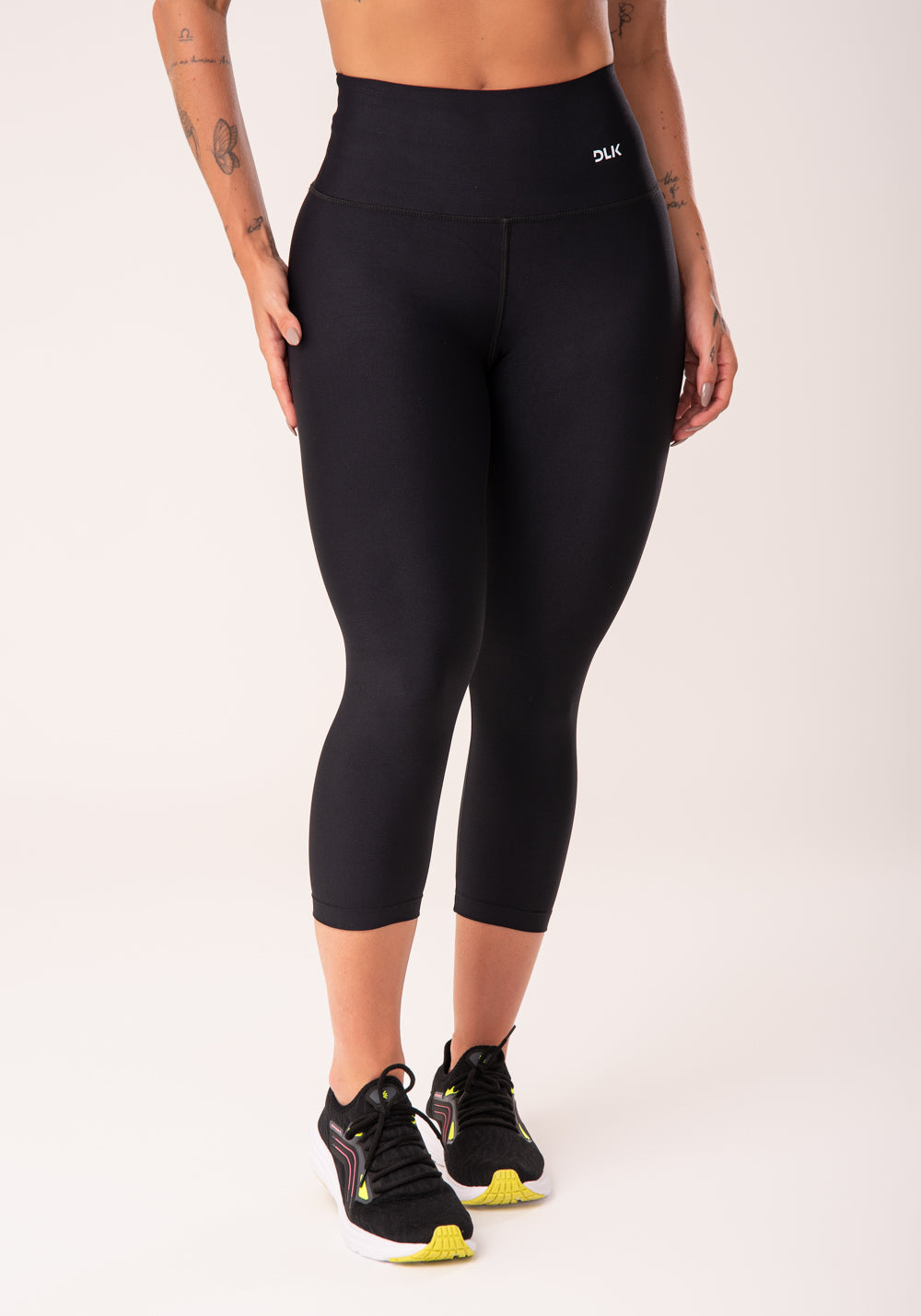 Calça Corsário Preta Cintura Alta Básica Dlk