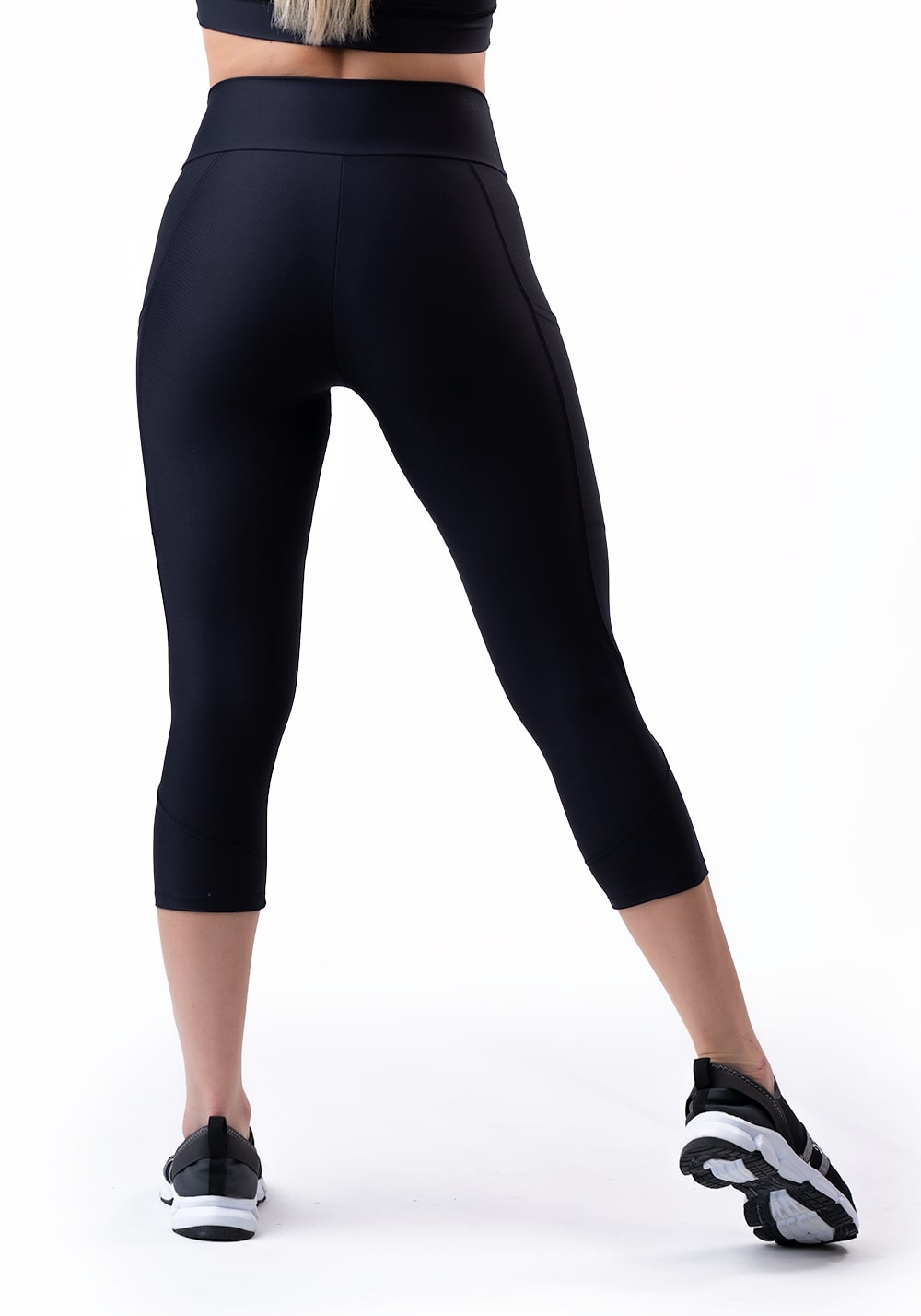 Calça Corsário Preta Com Bolso Básica Dlk