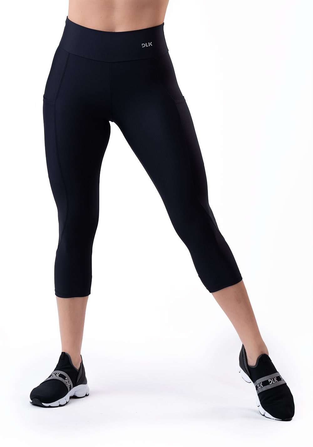 Calça Corsário Preta Com Bolso Básica Dlk