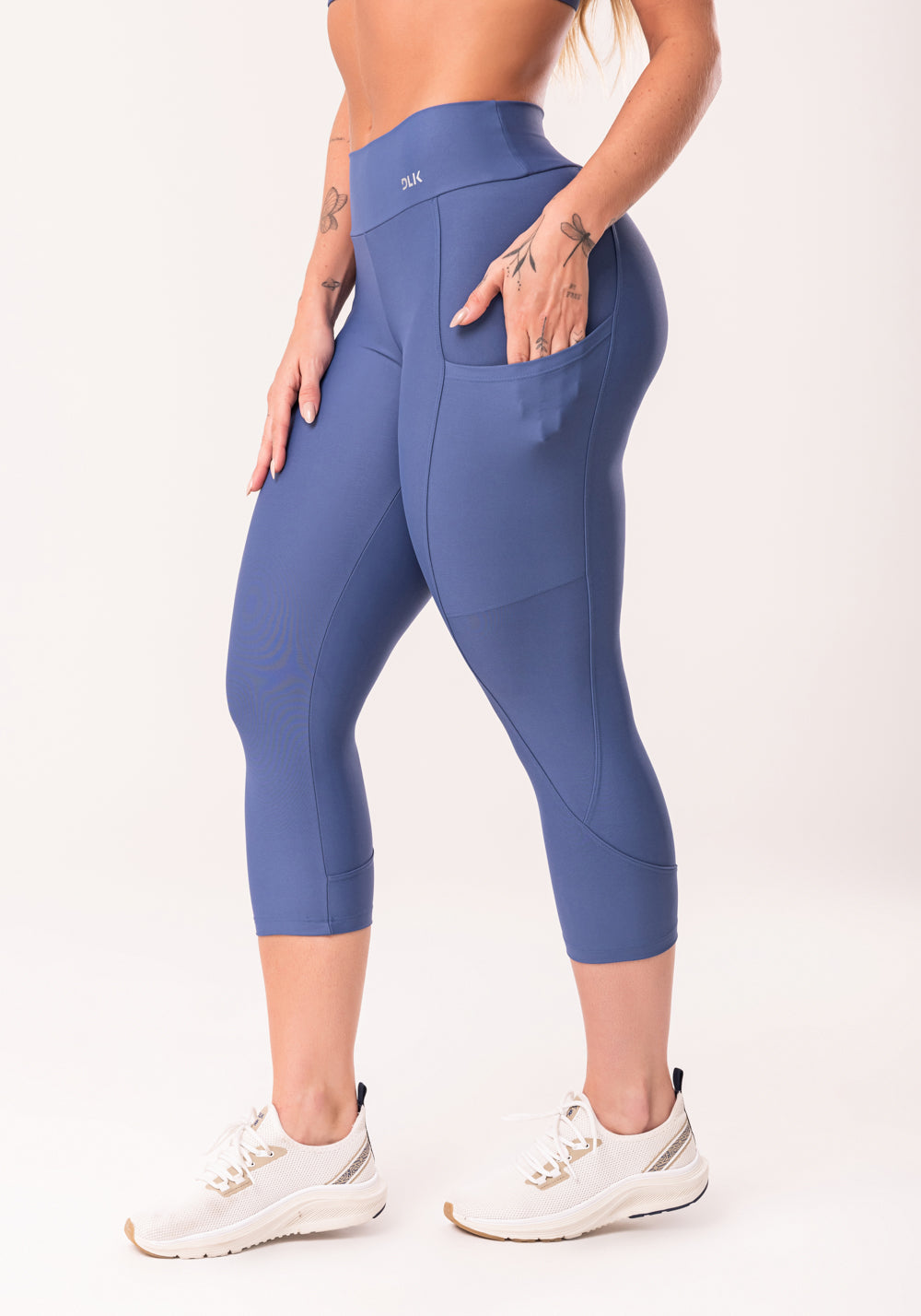 Calça Corsário Azul Com Bolso Básica Dlk