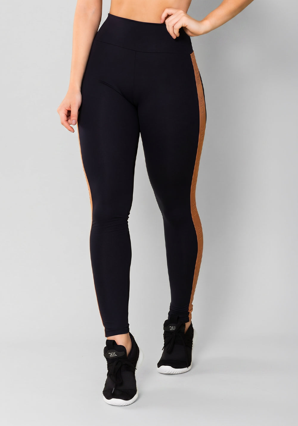 Calça Legging Energy Poliamida Preta Com Elástico Amêndoa Dlk