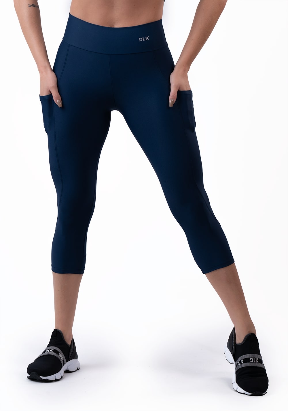 Calça Corsário Azul Marinho Com Bolso Básica Dlk