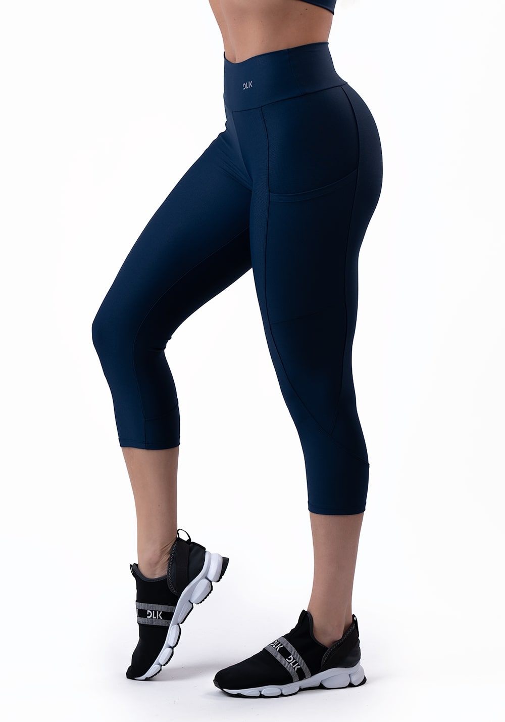 Calça Corsário Azul Marinho Com Bolso Básica Dlk