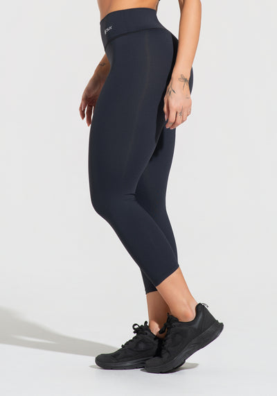 Calça Corsário Fitness Feminina Preto Básica Dlk