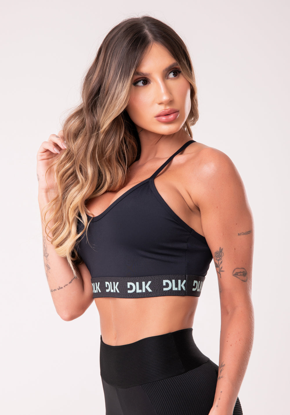 Top De Alcinha Com Elástico Na Base Preto Com Verde Dlk