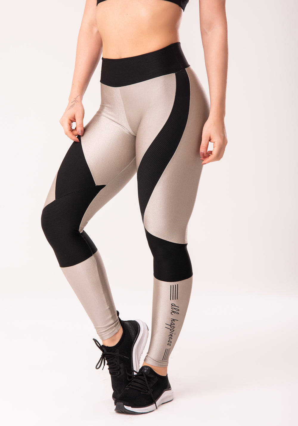 Calça Legging Happiness Com Recortes Texturizados Preta E Prata Dlk