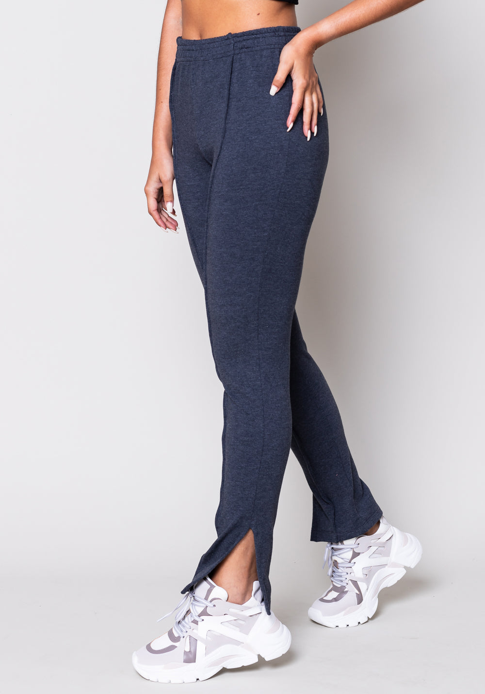 Calça Moletom Grafite Com Abertura Lateral Dlk