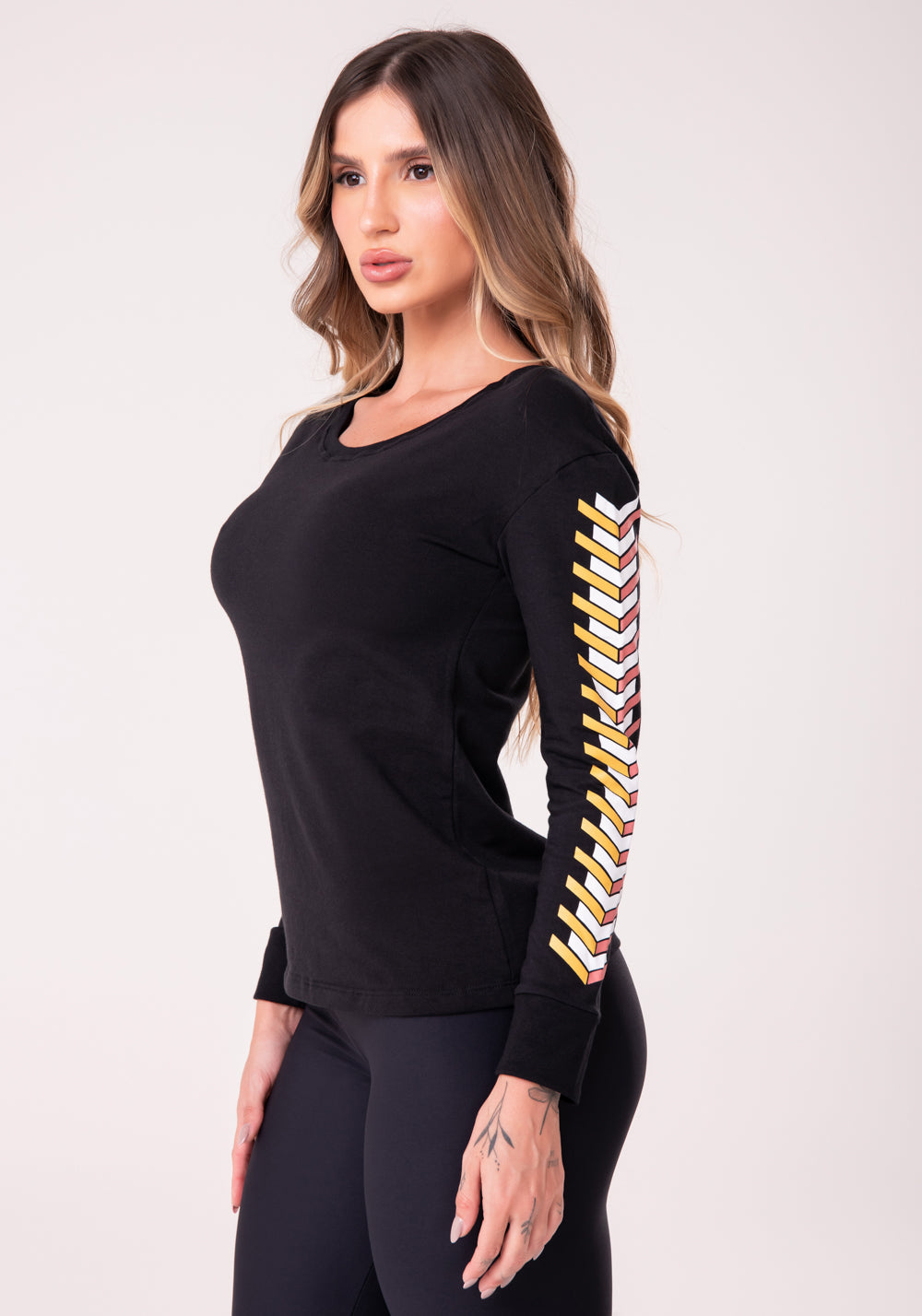 Blusa Moletom Preta Manga Com Silk Dlk