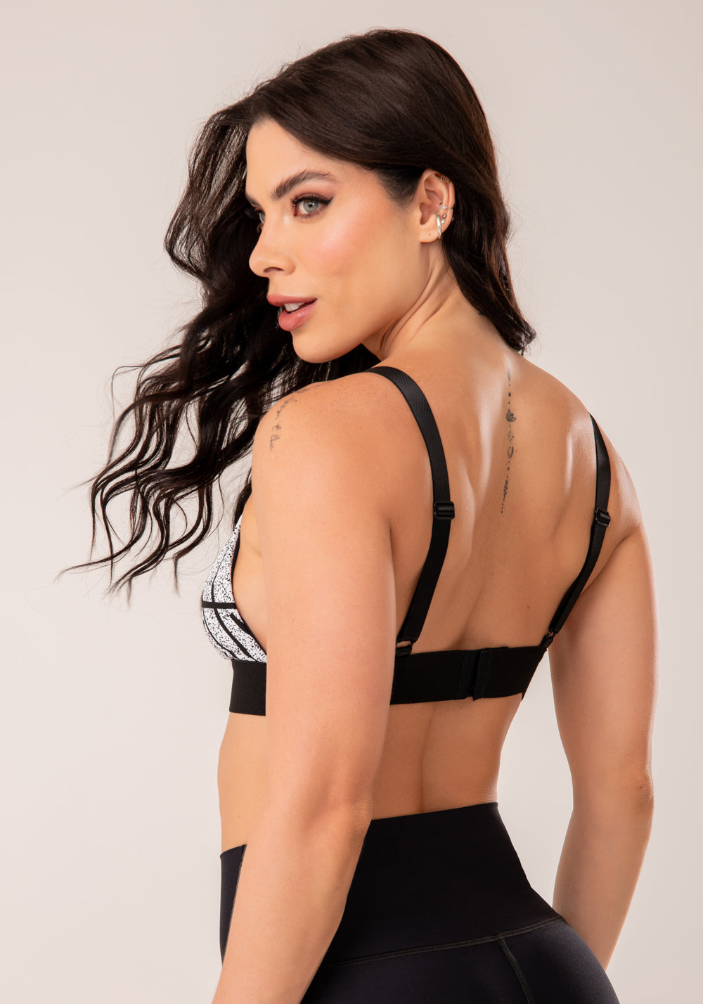 Top Fitness Jacquard Branco Light Linhas Pretas Com Elástico Dlk