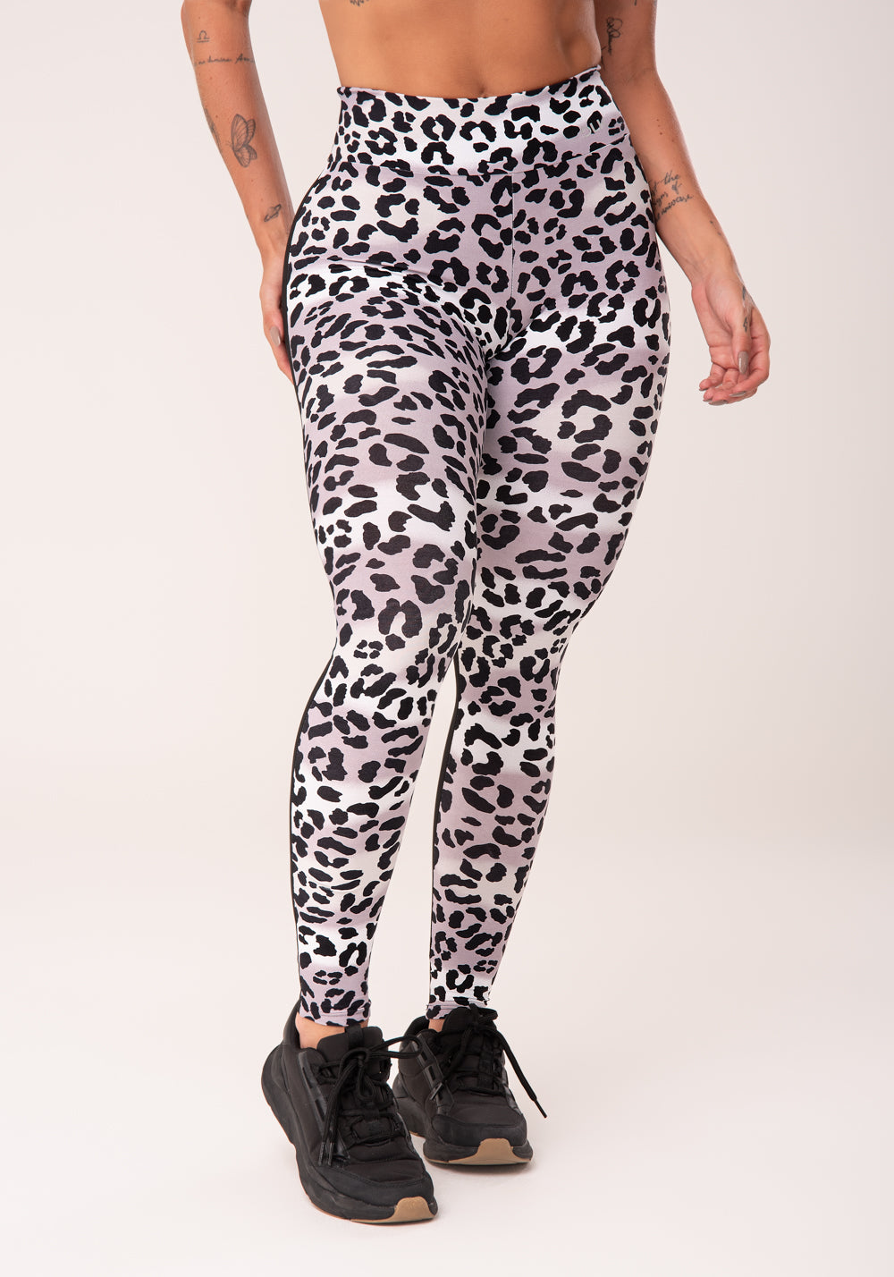 Calça Legging Wild Preta Com Estampa De Leopardo Cinza Dlk