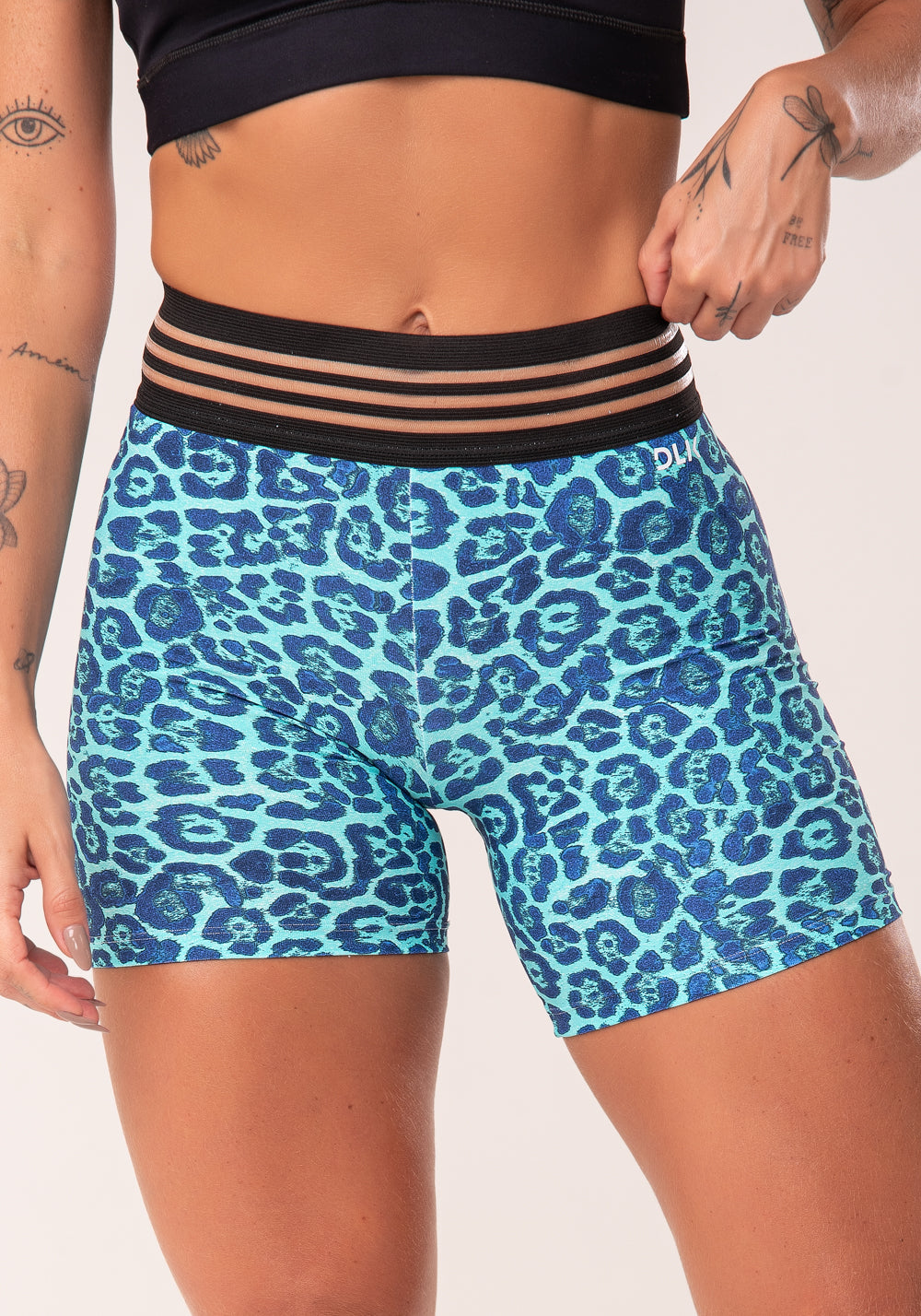 Short Wild Com Elástico Estampa De Onça Azul Dlk