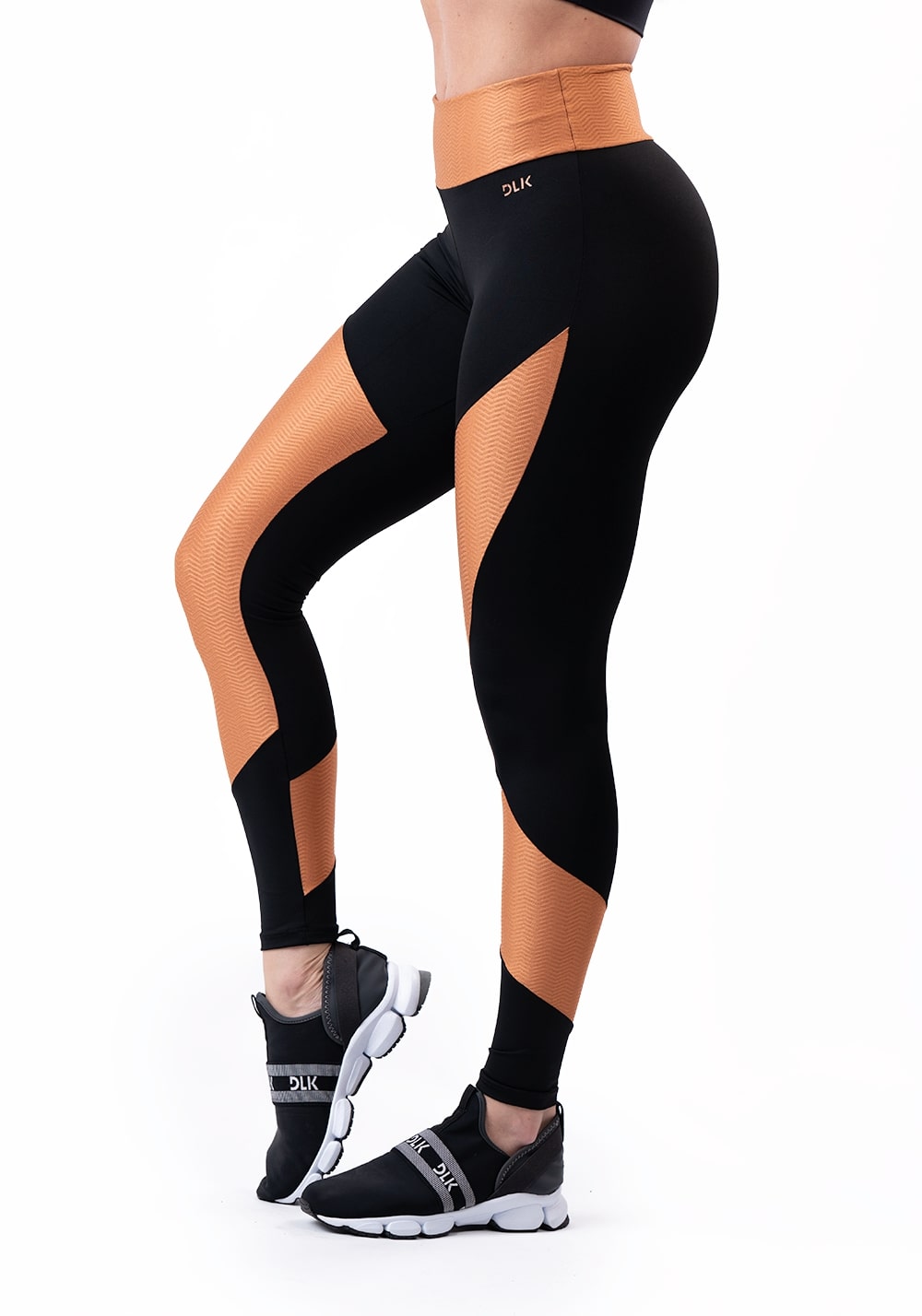 Calça Legging Energy Texturizada Com Recortes Amêndoa Dlk