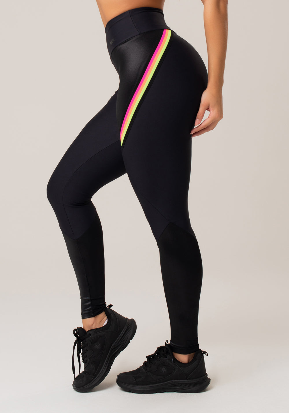 Calça Legging Energy Com Recortes Cirrê Preta E Elástico Colorido Dlk