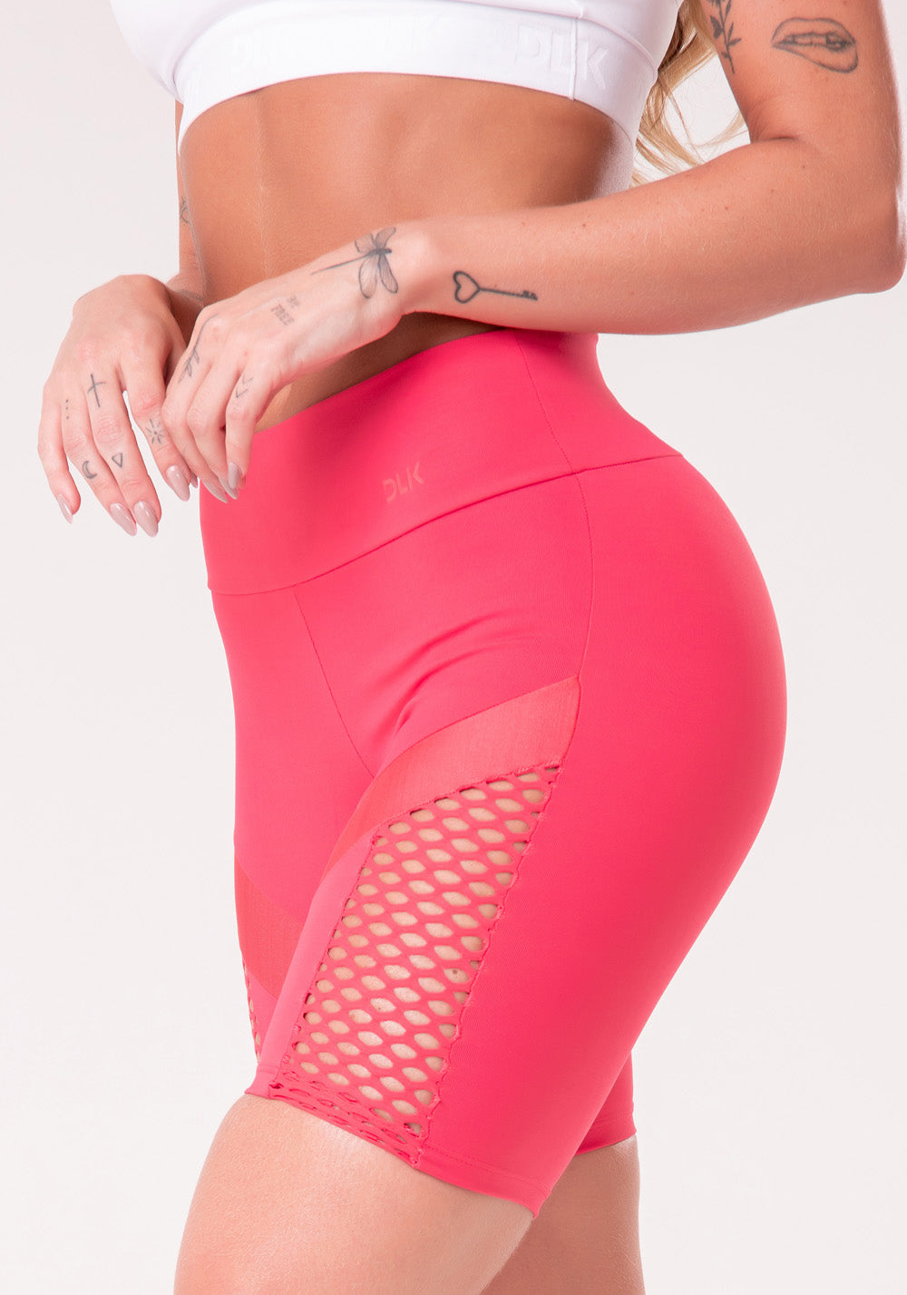 Short Energy Com Recortes Em Tela Rosa Dlk