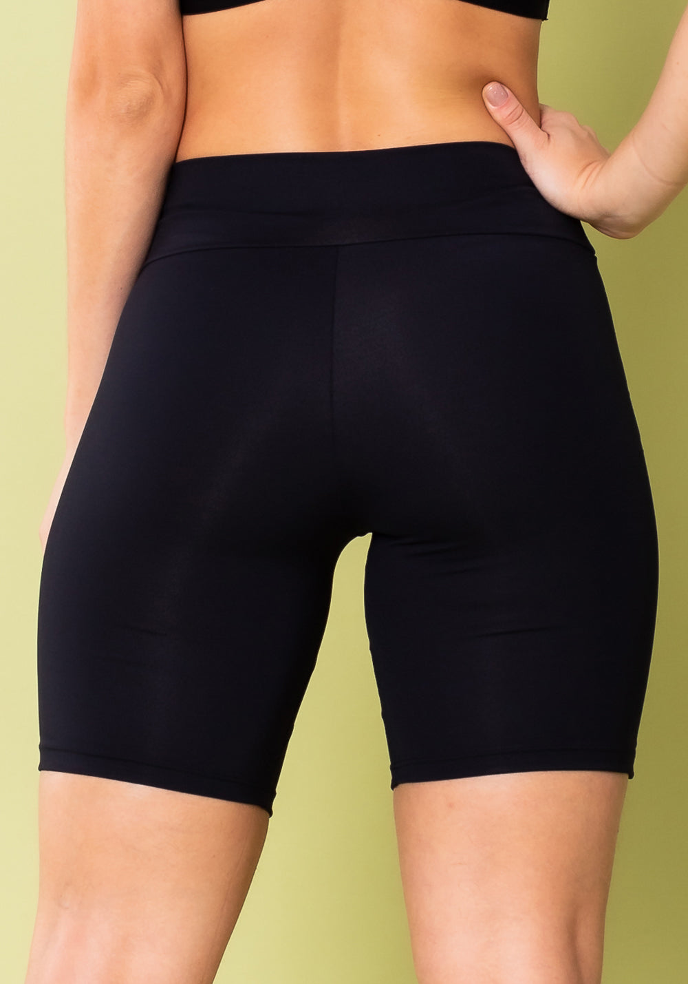 Short Energy Com Recortes Em Tela Preto Dlk