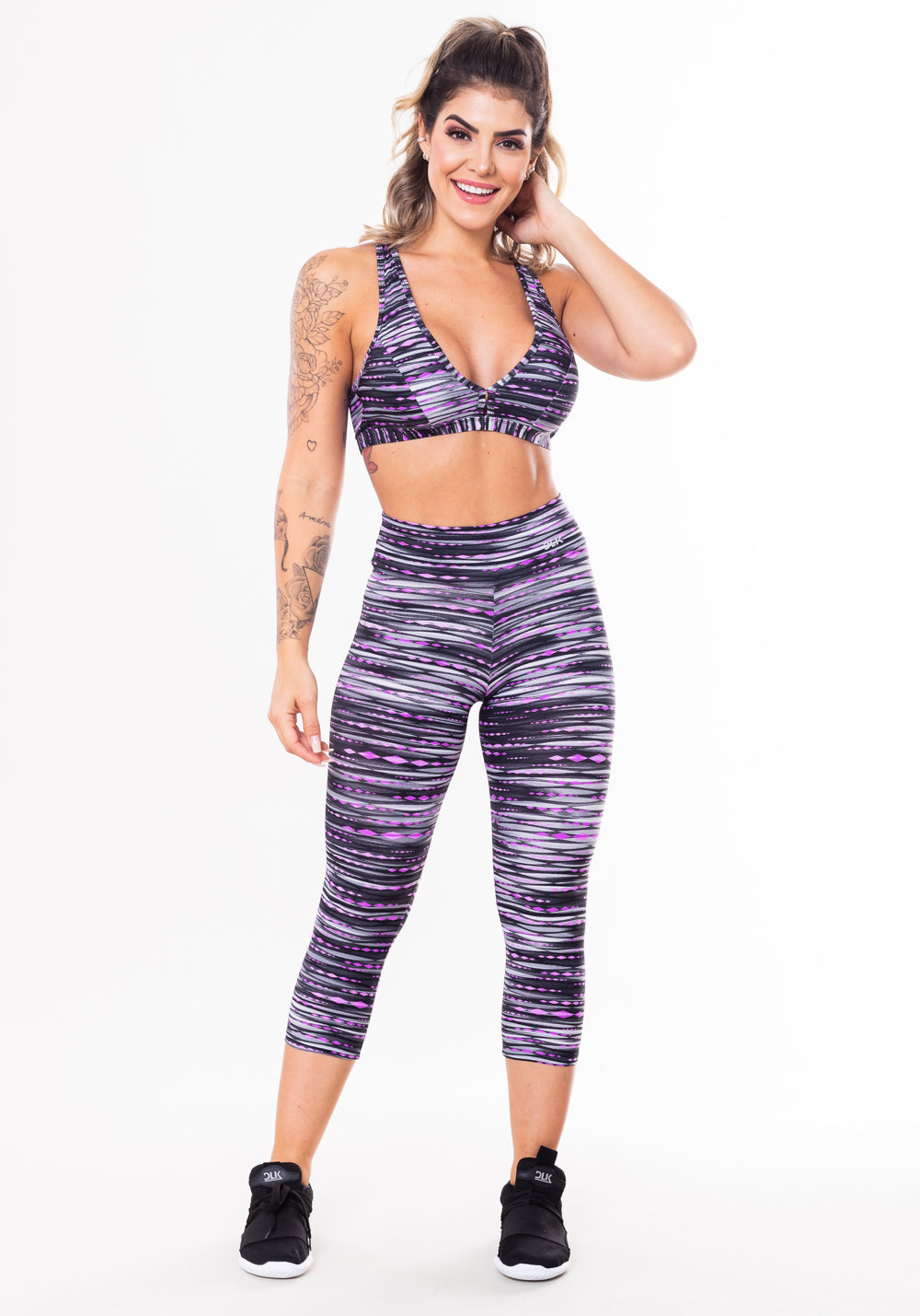 Conjunto Fitness Match Poliamida Estampado Riscos Preto E Rosa (top+corsário) Dlk