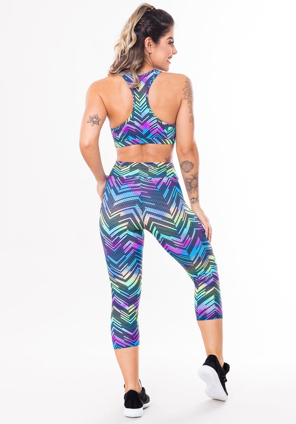 Conjunto Fitness Match Poliamida Estampado Zig Zag Colorido (top+corsário) Dlk