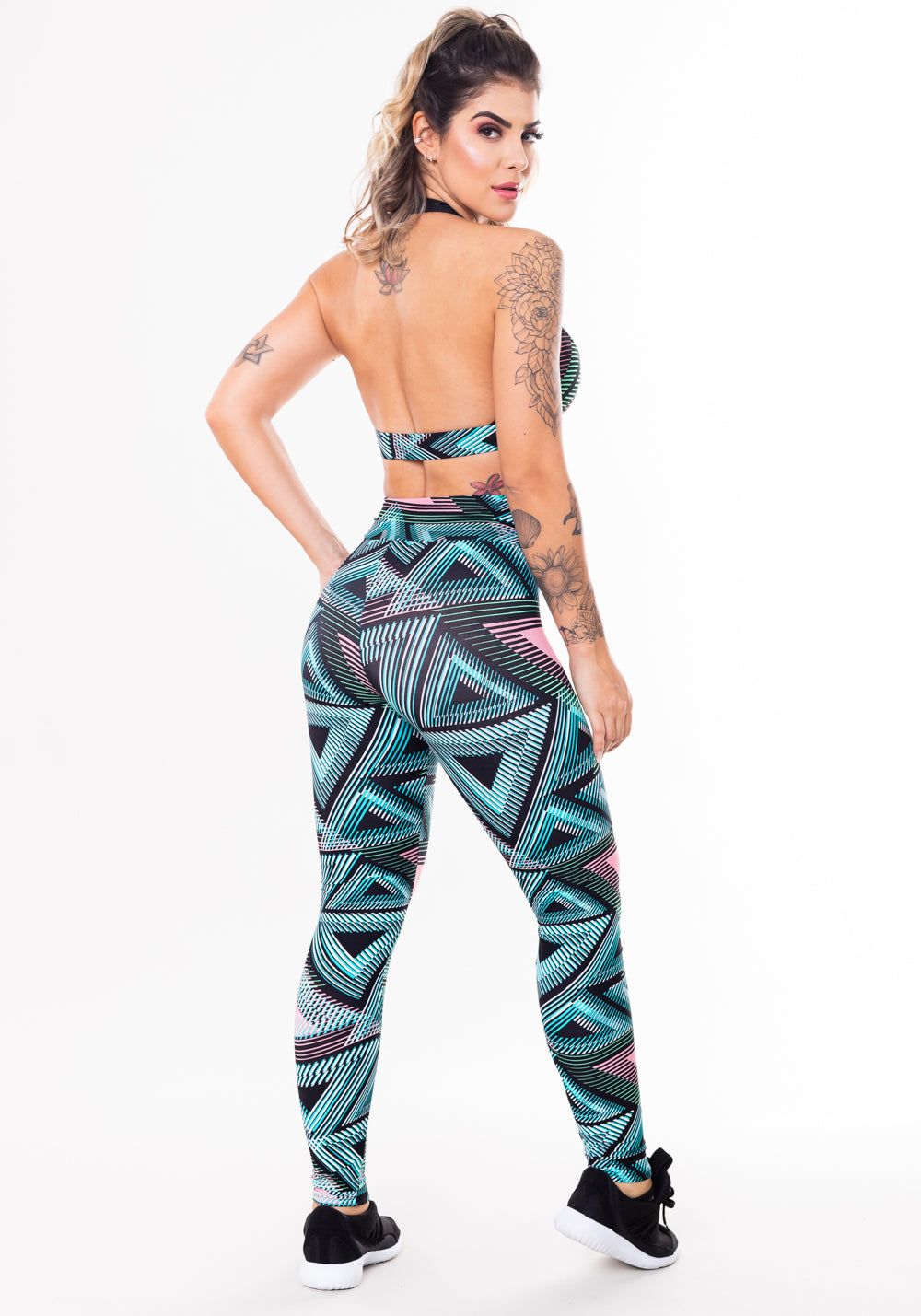 Conjunto Fitness Match Poliamida Estampado Triângulos (top+calça) Dlk