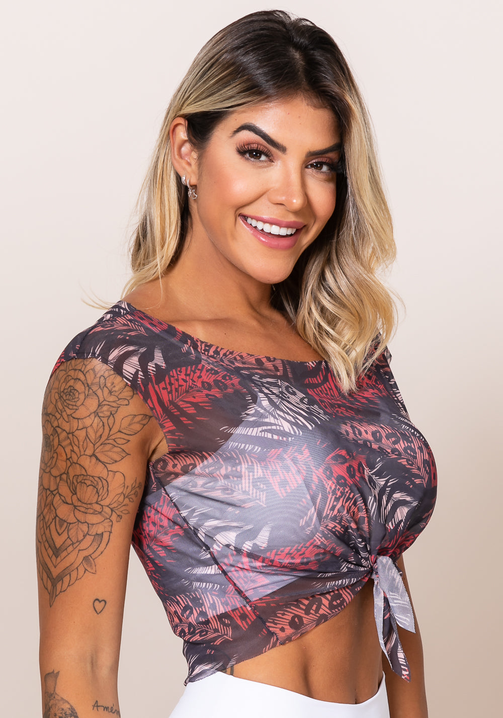 Cropped Printed Com Amarração Frontal Folhagem Colorida Dlk