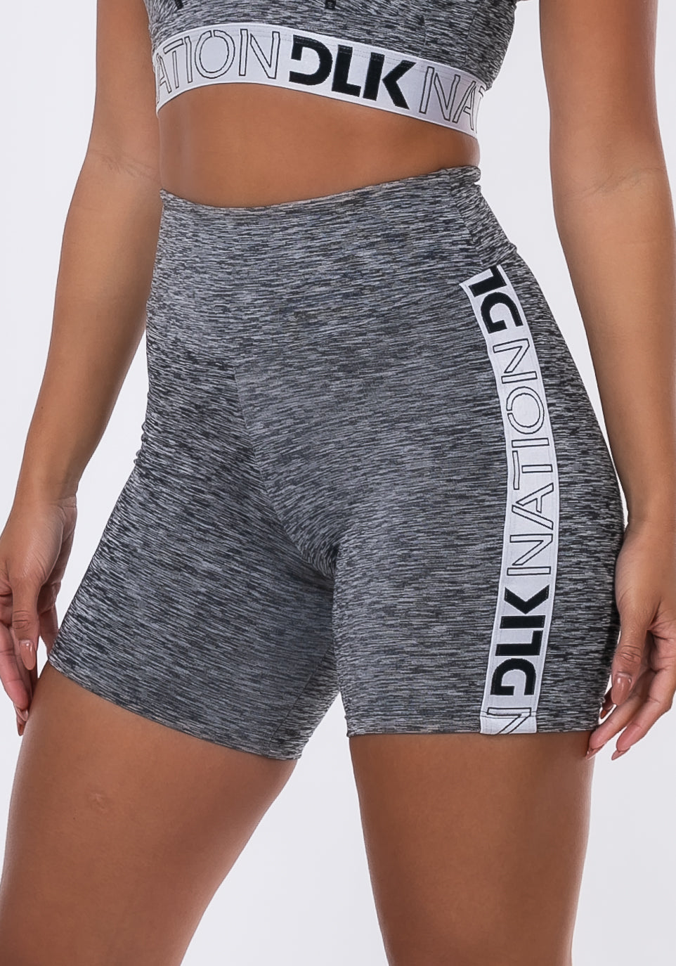 Bermuda Nation Com Elástico Lateral Preto Dlk