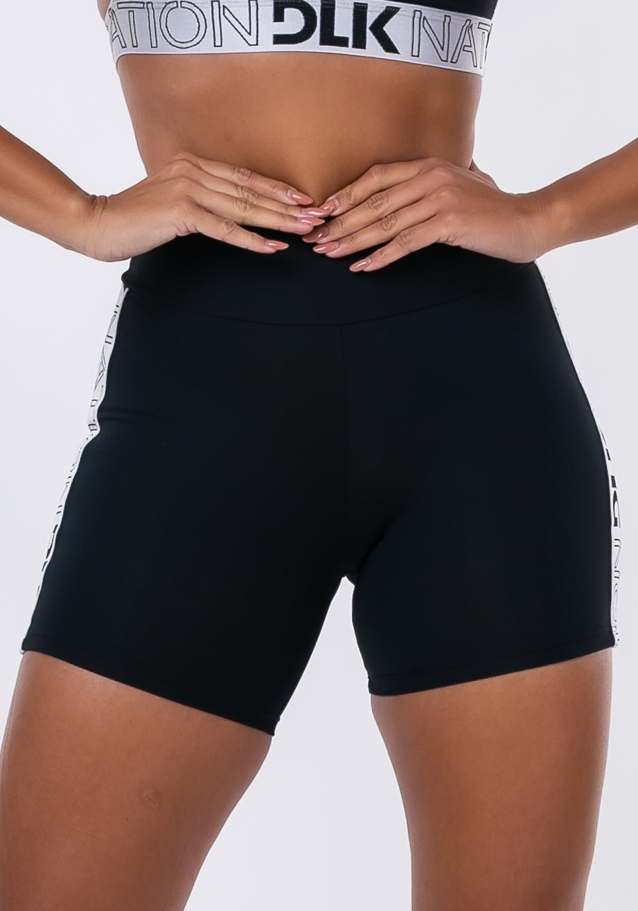 Bermuda Nation Com Elástico Personalizado Na Lateral Preto Com Prata Dlk