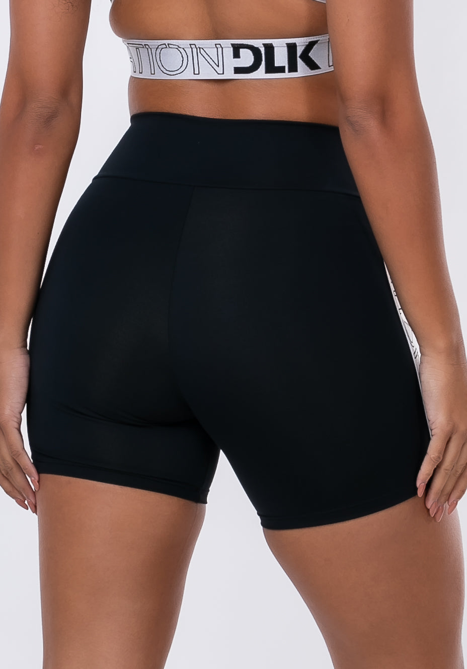 Bermuda Nation Com Elástico Personalizado Na Lateral Preto Com Prata Dlk