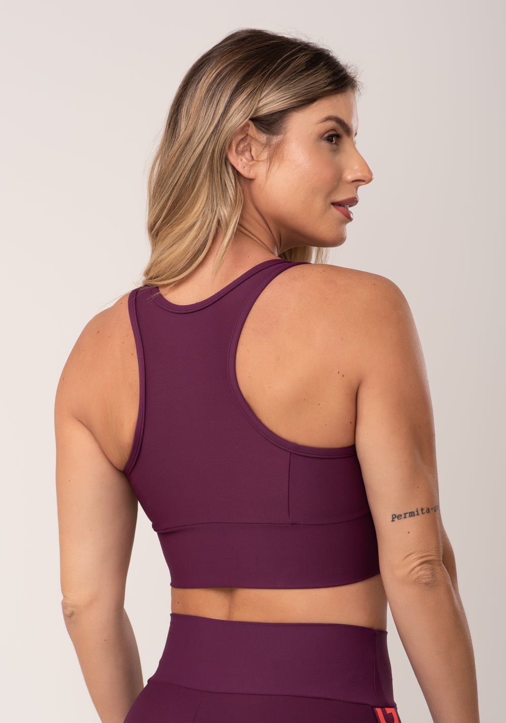 Cropped Sem Bojo Modelo Nadador Nation Com Elástico Cruzado Vinho Dlk