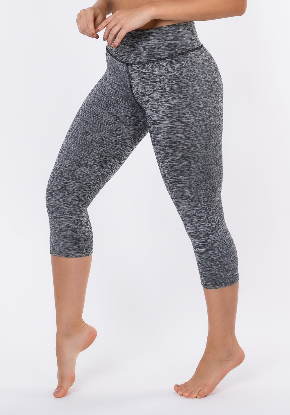 Calça Corsário Nation Com Bolso No Cós Mescla Dlk