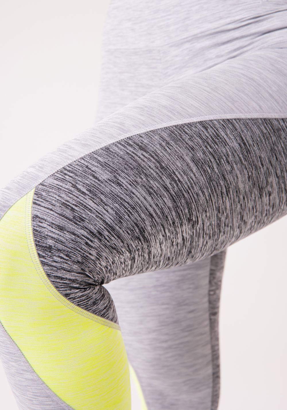 Calça Legging Nation Com Recortes Na Lateral Amarelo Dlk