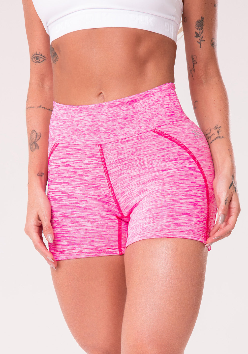 Short Curto Nation Com Recorte No Gancho Rosa Dlk