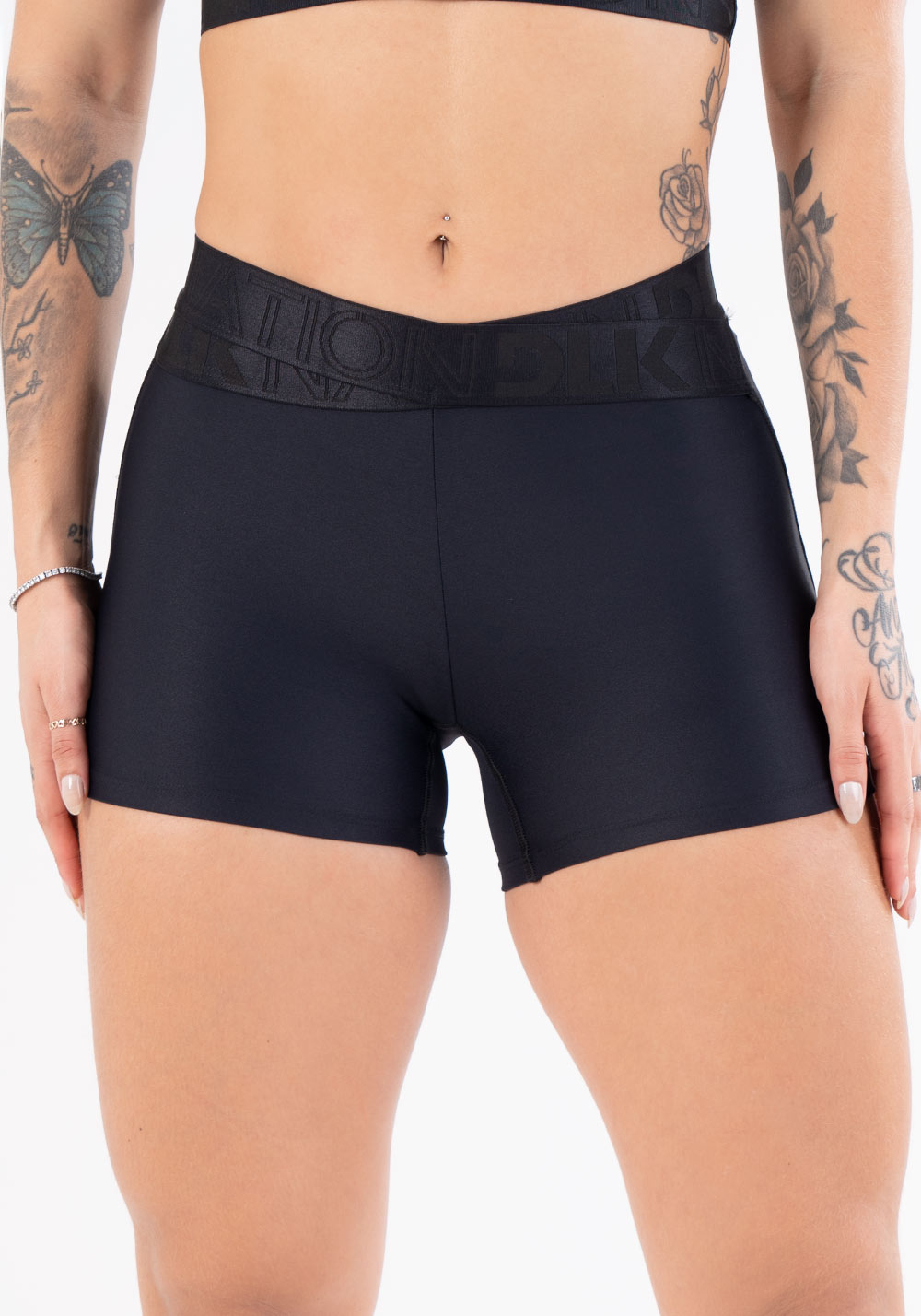 Short Nation Com Elástico Cruzado Preto Dlk