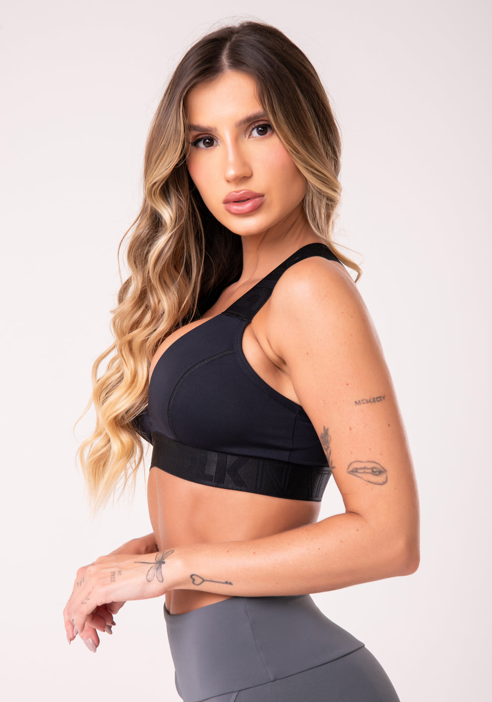 Top Com Bojo Removível Nation Elástico Personalizado Preto Dlk