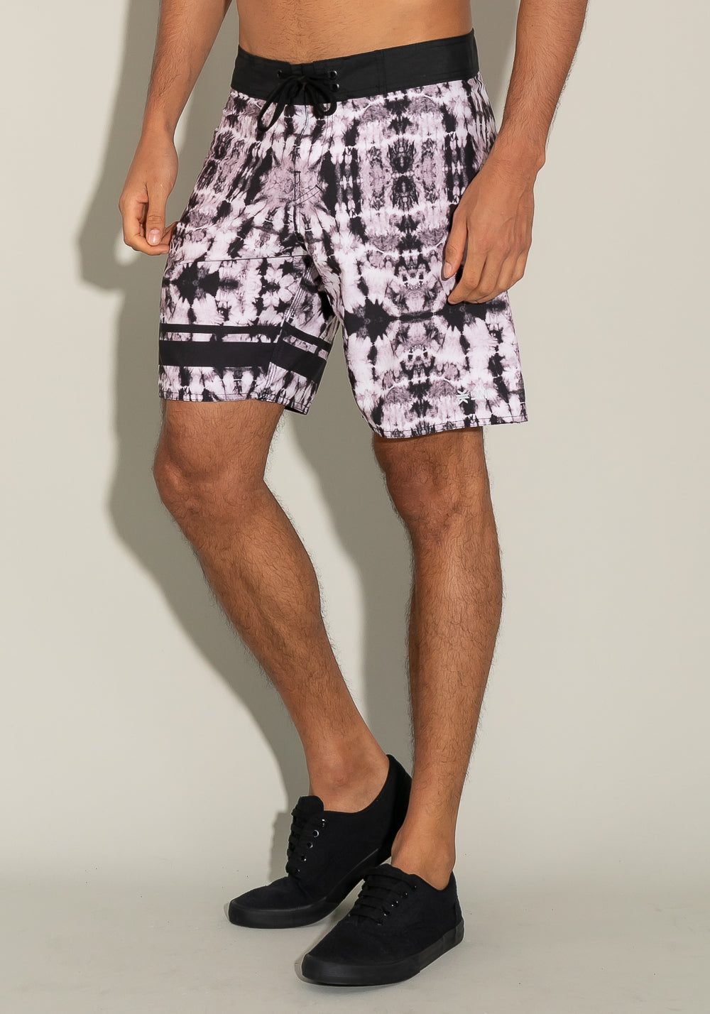 Bermuda For Men Bolso Lateral Tie Dye Preto Dlk
