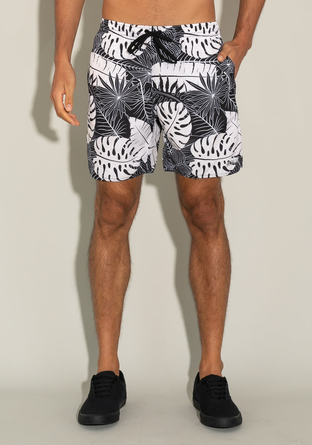 Short For Men Com Bolso E Cadarço Estampa Folhas Étnicas Dlk