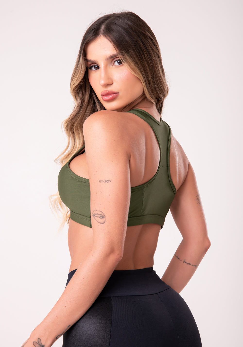 Top Equilibrium Verde Militar com Bojo Modelo Nadador Dlk