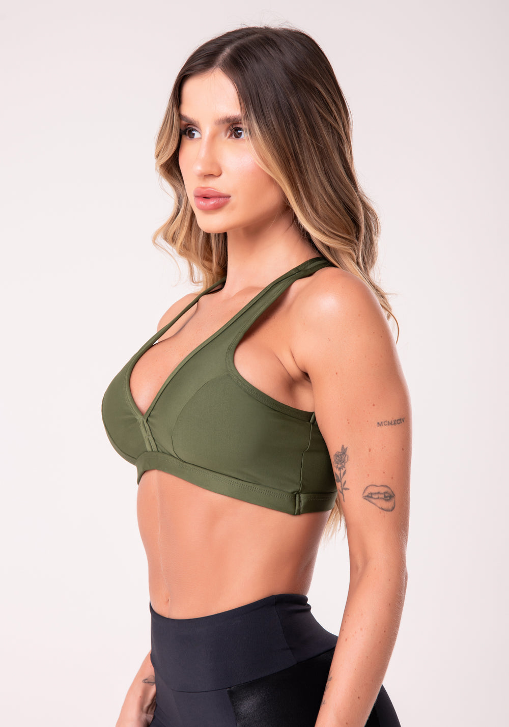 Top Equilibrium Verde Militar com Bojo Modelo Nadador Dlk